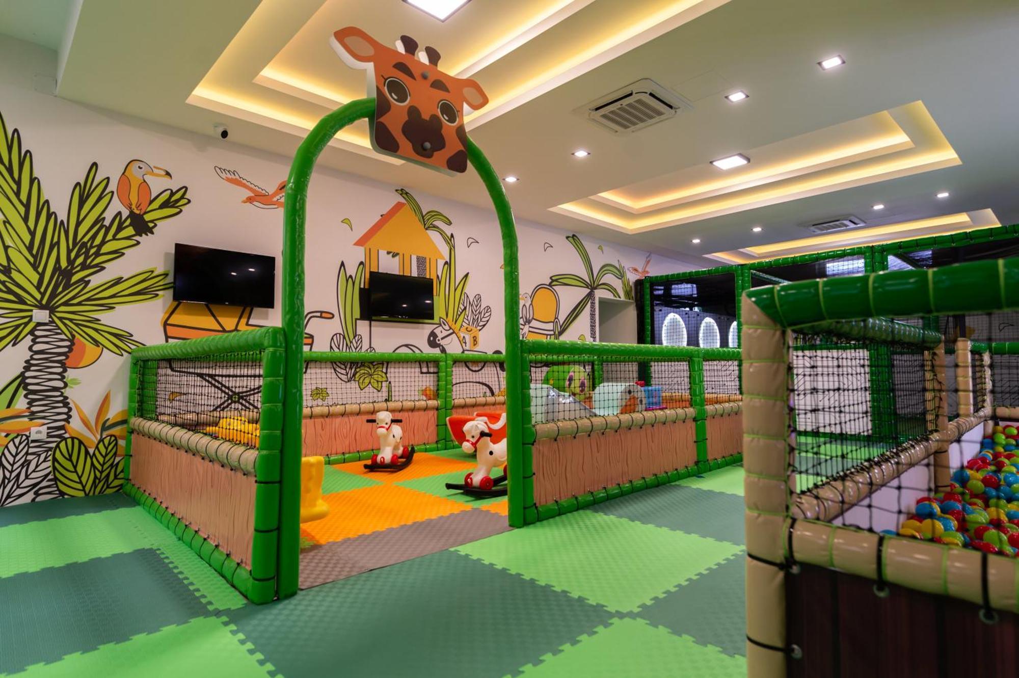 Hotel Nest Bijeljina Luaran gambar