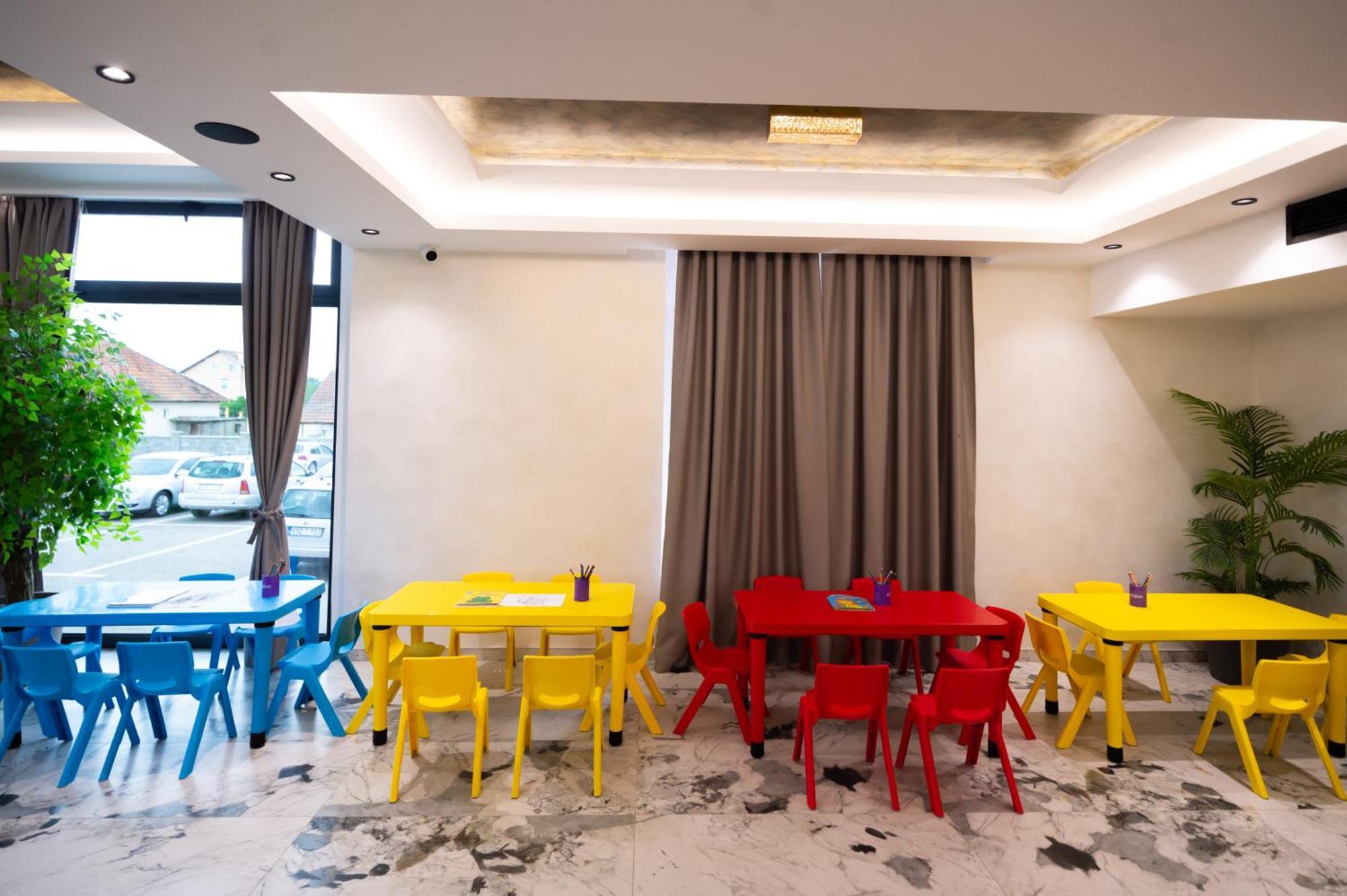 Hotel Nest Bijeljina Luaran gambar