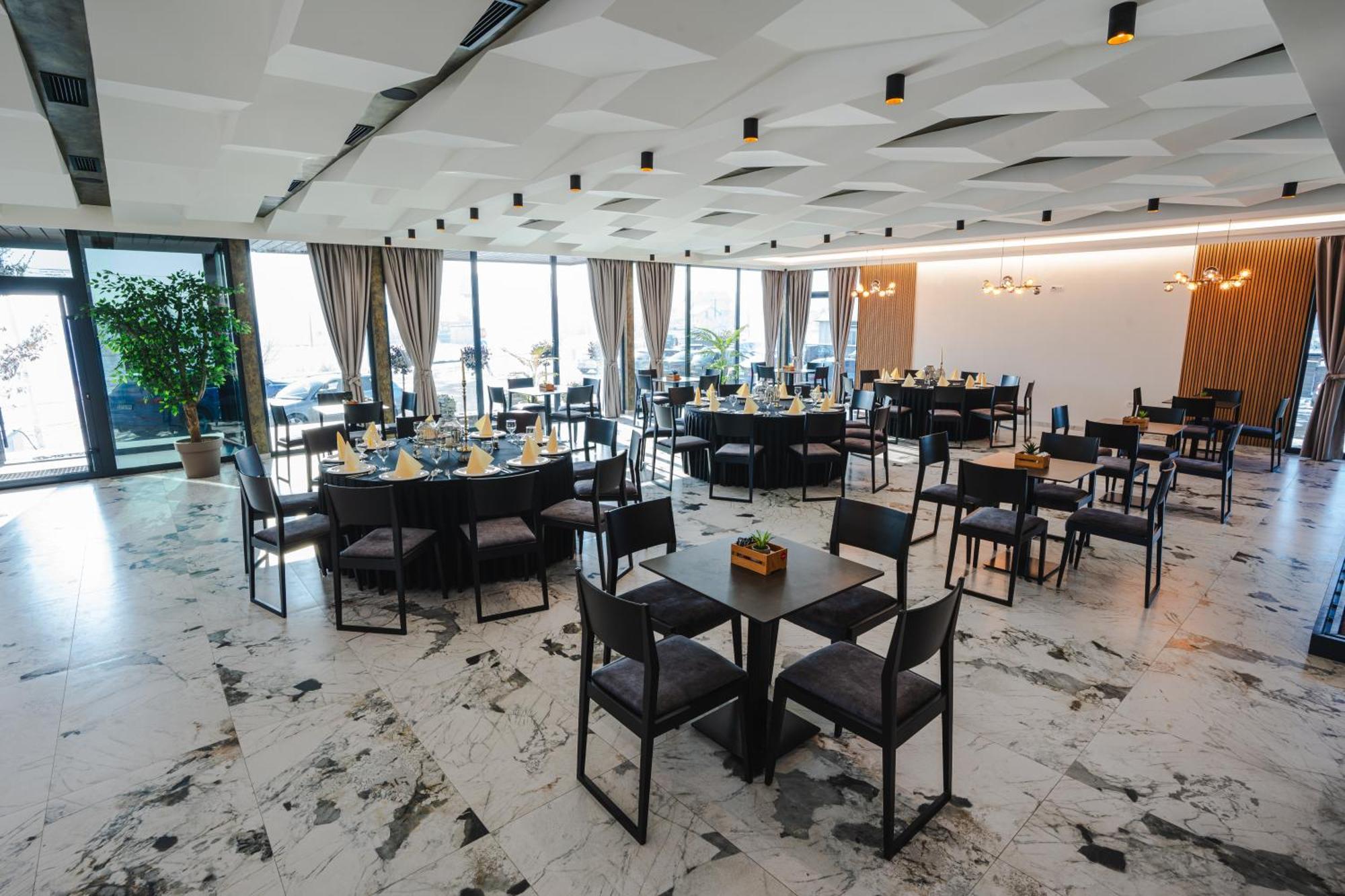 Hotel Nest Bijeljina Luaran gambar
